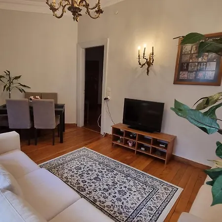 Spacious And Bright Three Bedroom By Happy Homes