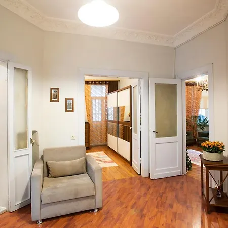 Spacious And Bright Three Bedroom By Happy Homes Istanbul