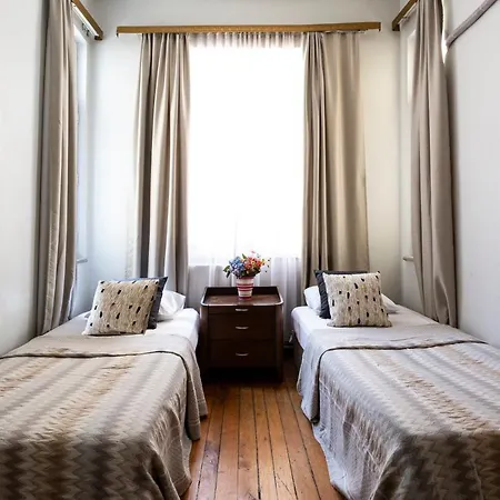 Apartment Spacious And Bright Three Bedroom By Happy Homes