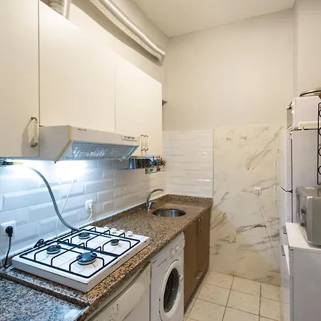 Spacious And Bright Three Bedroom By Happy Homes * Istanbul